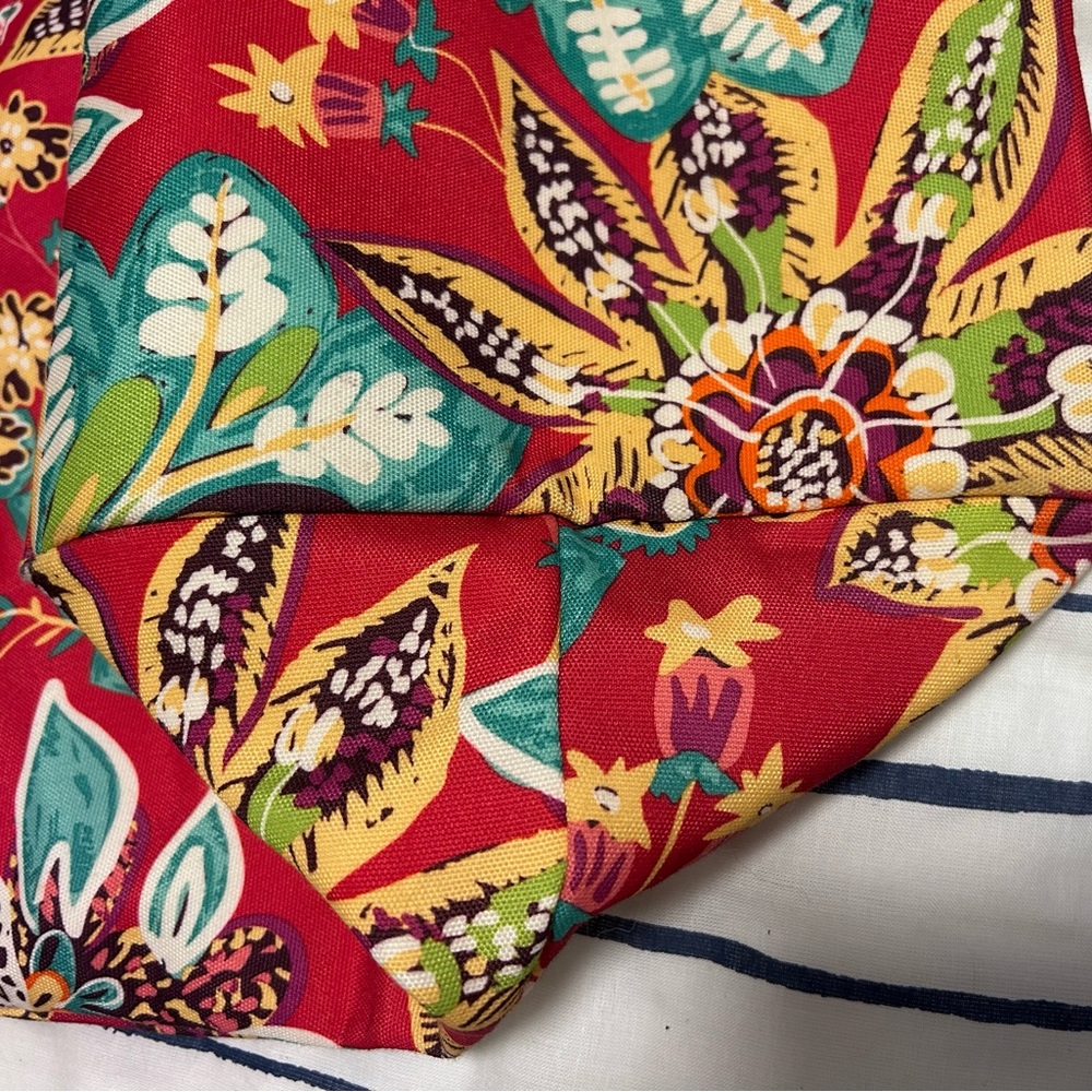 Vera Bradley Rumba Print Lighten Up Drawstring Family Tote Beach Bag - Picture 4 of 11